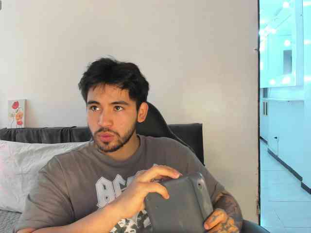 MichelandChris webcam