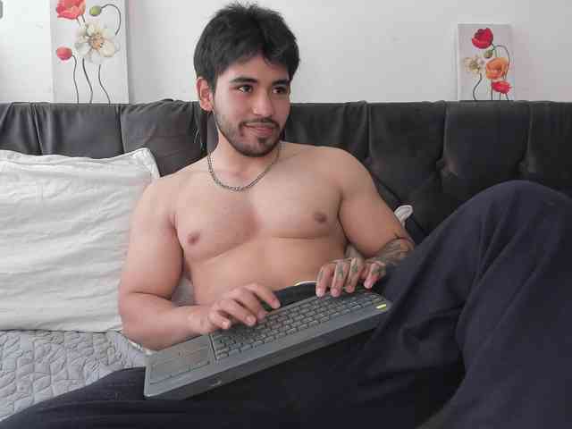 MichelandChris webcam