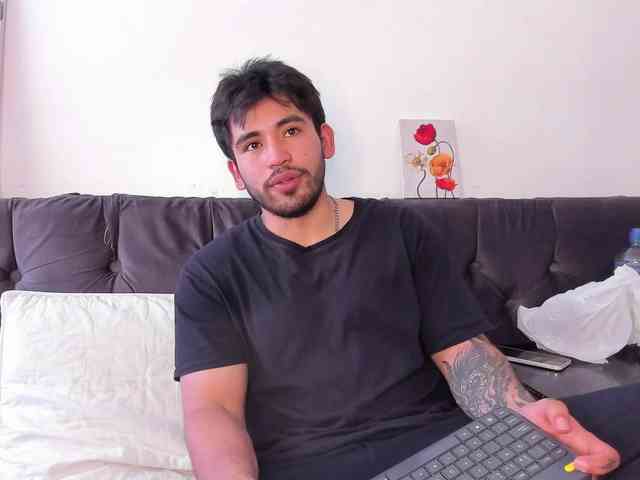 MichelandChris webcam