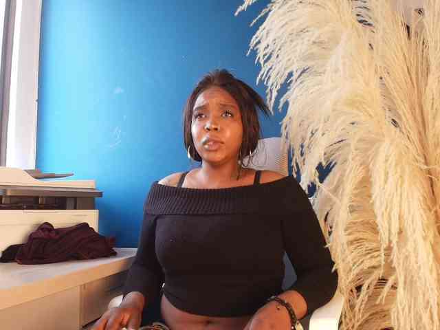 CharlotteBrown-1 webcam