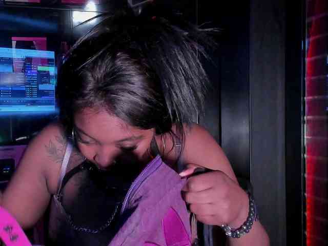 CharlotteBrown-1 webcam