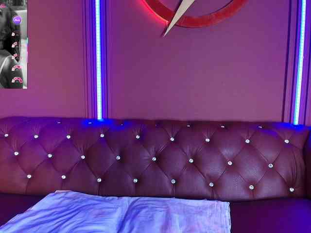 CharlotteBrown-1 webcam