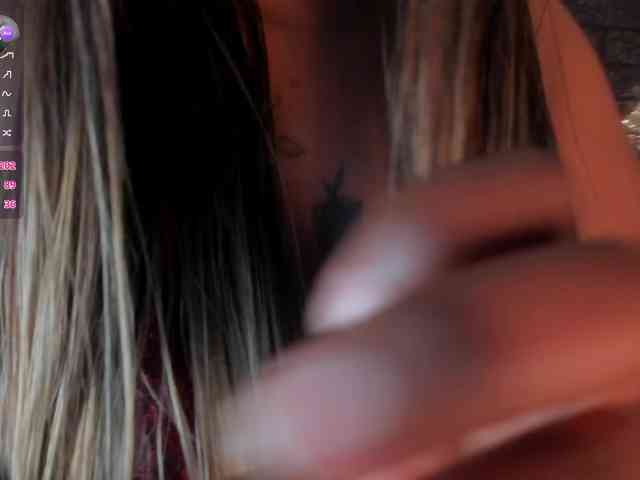 CharlotteBrown-1 webcam