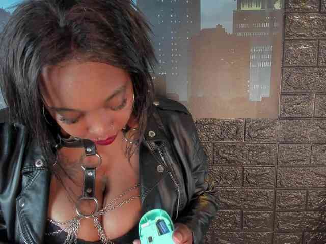 CharlotteBrown-1 webcam