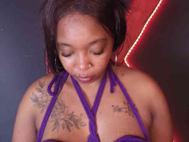 CharlotteBrown-1 Live Webcam on BongaCams