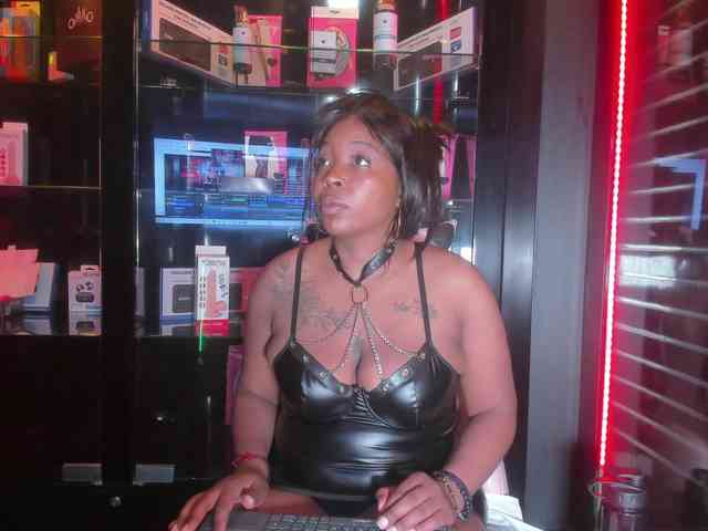 CharlotteBrown-1 webcam