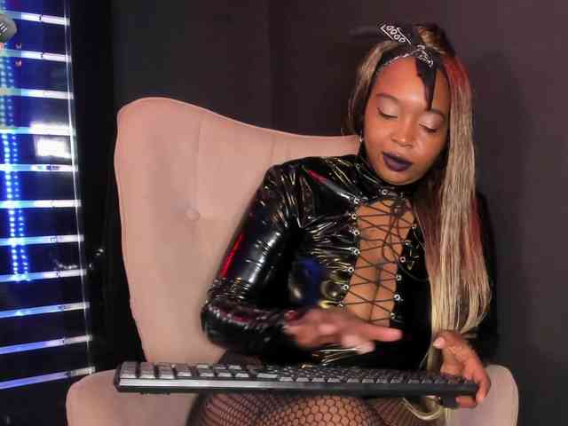 CharlotteBrown-1 webcam