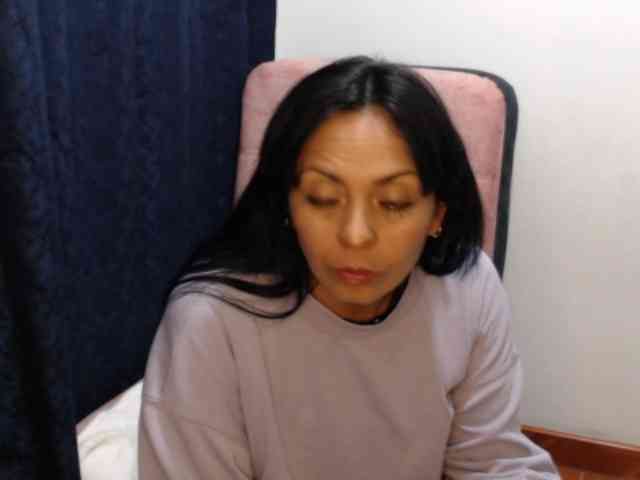 Paola84hotty webcam