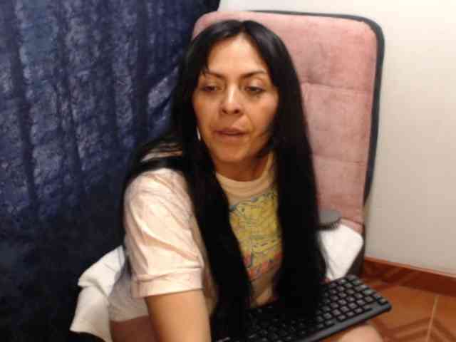 Paola84hotty webcam