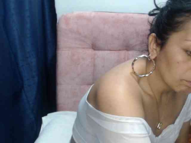 Paola84hotty webcam