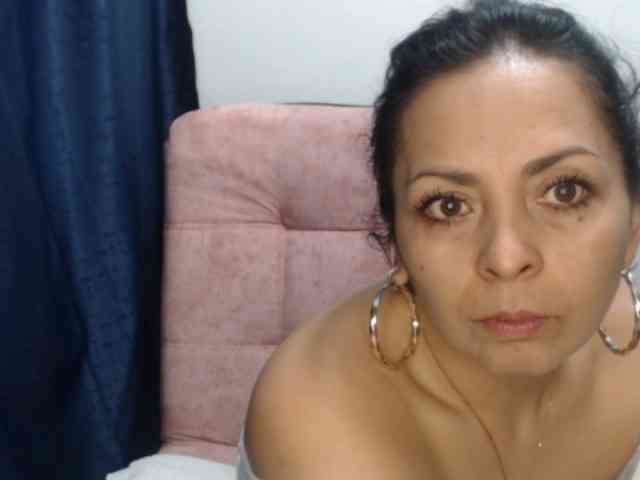 Paola84hotty webcam