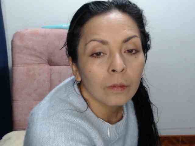 Paola84hotty webcam
