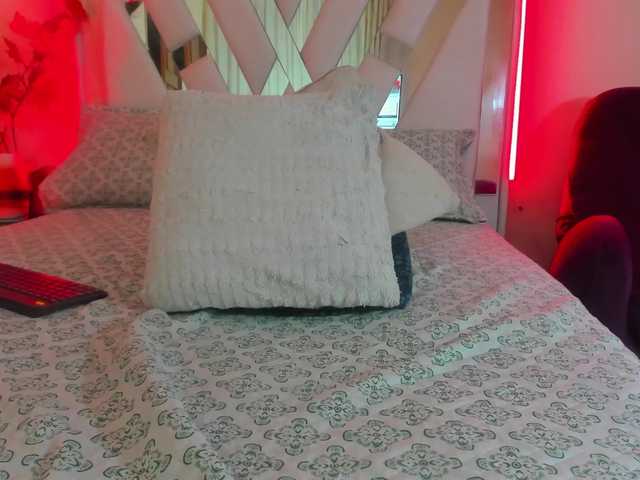 samantha-dimou's BongaCams show and profile