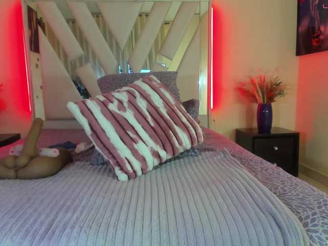 samantha-dimou's BongaCams show and profile