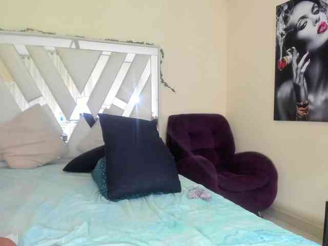 samantha-dimou webcam