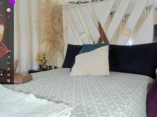 samantha-dimou webcam