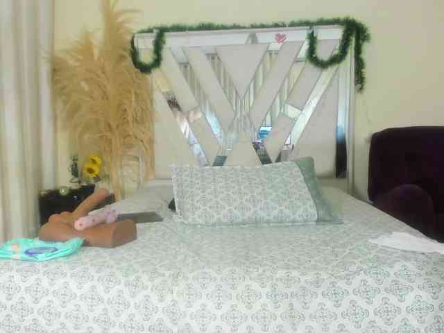 samantha-dimou webcam