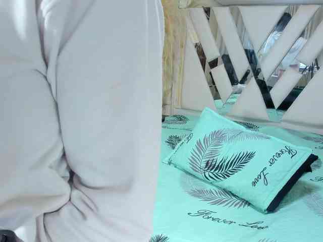 samantha-dimou webcam