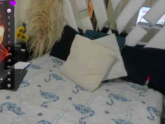 samantha-dimou webcam