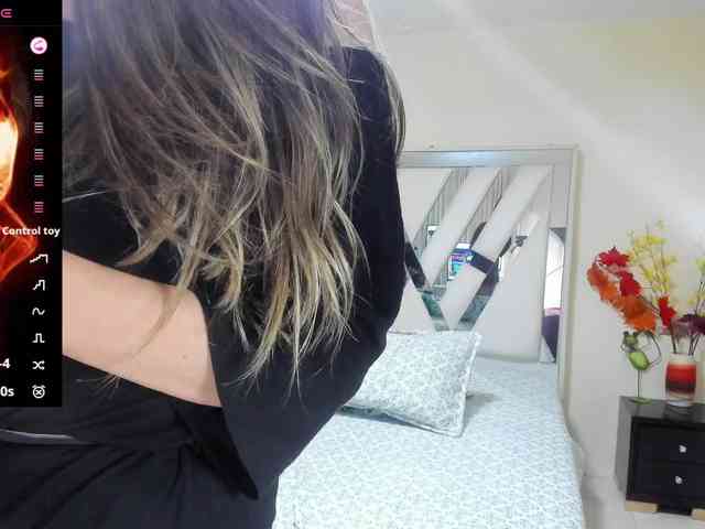 samantha-dimou webcam