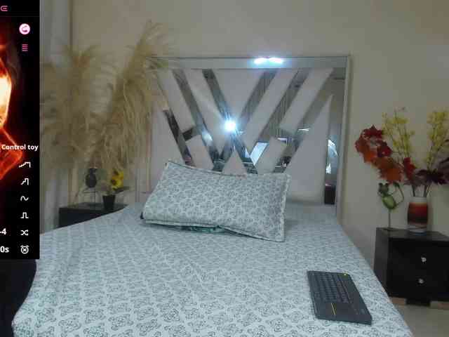 samantha-dimou webcam