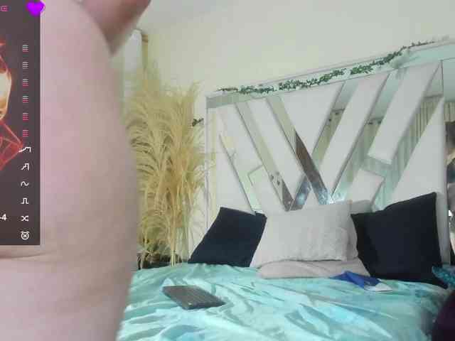 samantha-dimou webcam