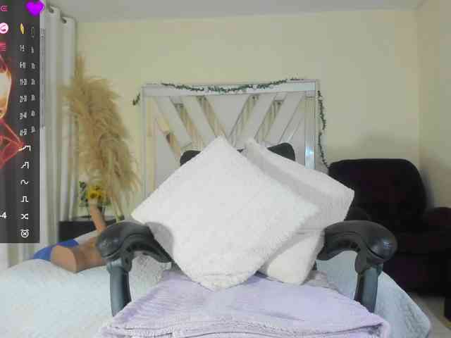 samantha-dimou webcam