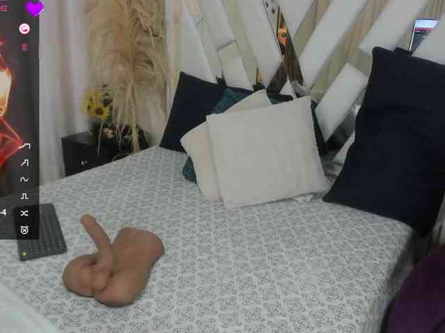 samantha-dimou webcam