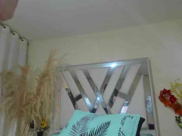 samantha-dimou webcam