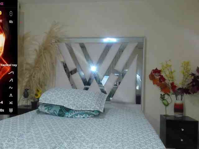 samantha-dimou webcam