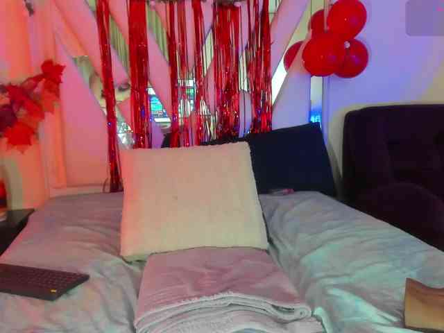 samantha-dimou webcam