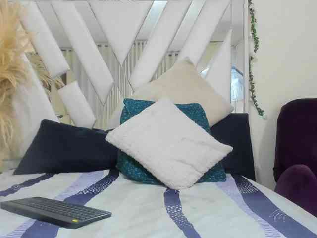 samantha-dimou webcam