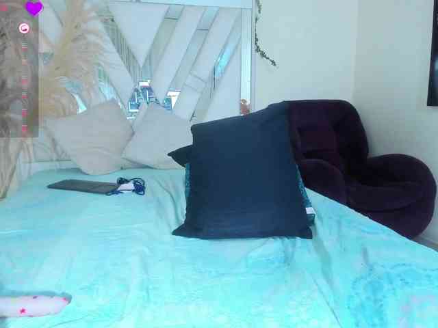 samantha-dimou webcam