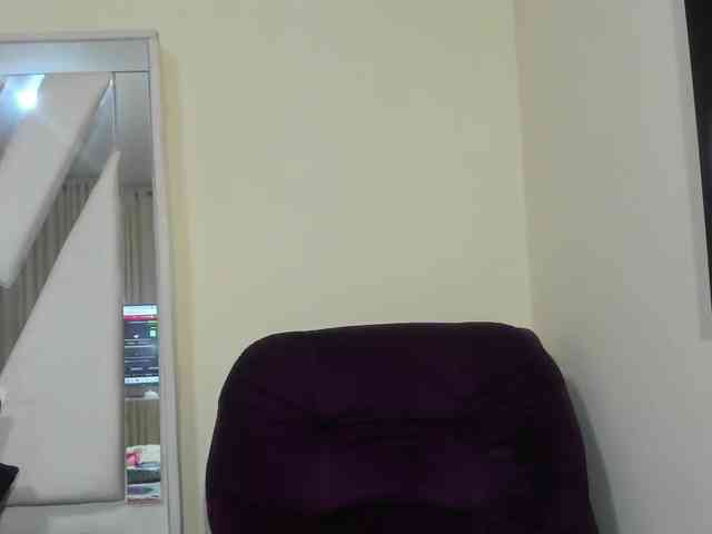 samantha-dimou webcam