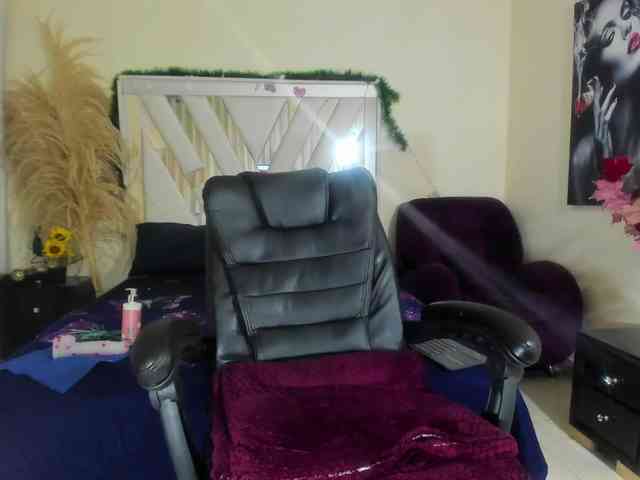 samantha-dimou webcam