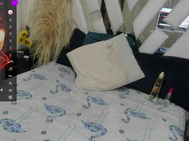 samantha-dimou webcam