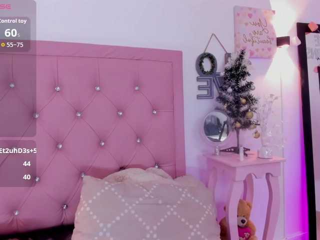 MiaWhiteBunny's BongaCams show and profile