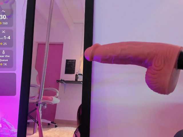 MiaWhiteBunny's BongaCams show and profile