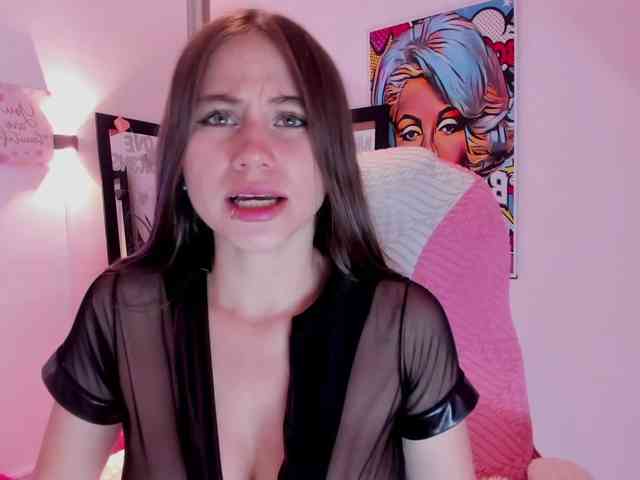 MiaWhiteBunny webcam