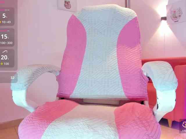 MiaWhiteBunny webcam