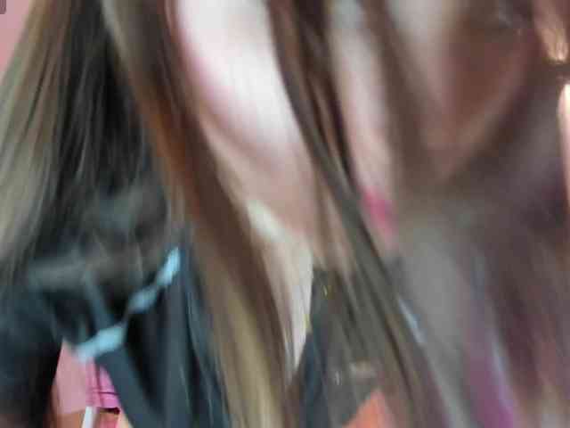 MiaWhiteBunny webcam