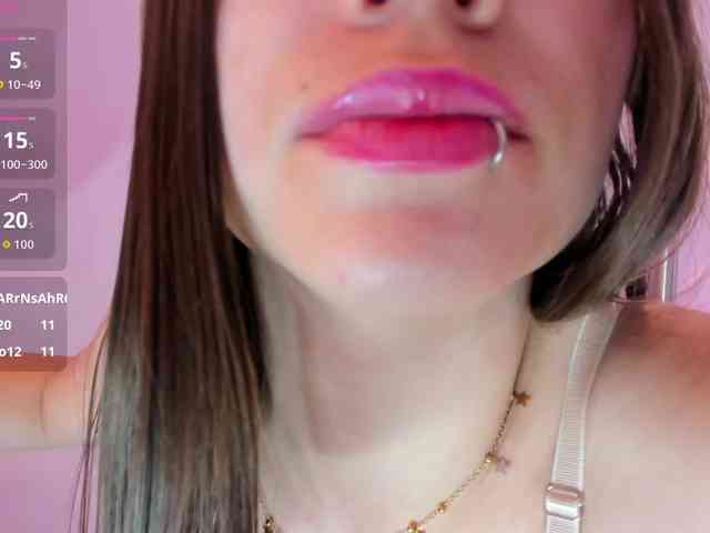 MiaWhiteBunny webcam