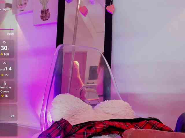 MiaWhiteBunny webcam