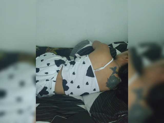 Kiana11's BongaCams show and profile