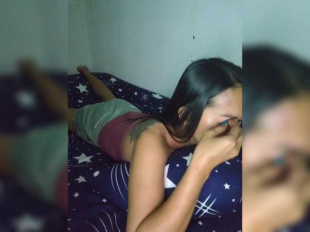 Kiana11's BongaCams show and profile