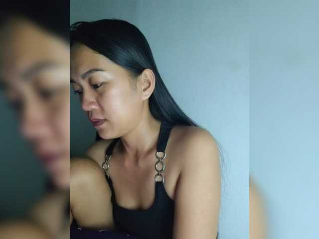 Kiana11's BongaCams show and profile