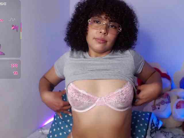 Live Sex Chat with ViolettaMiller- (@ViolettaMiller-)