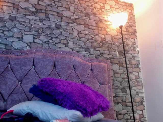 nickypop's BongaCams show and profile