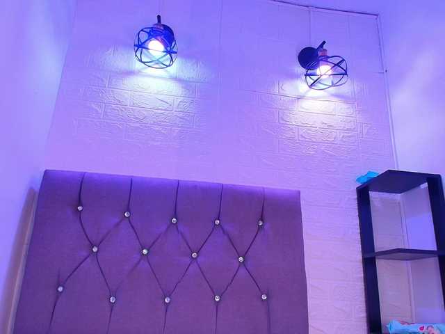 nickypop's BongaCams show and profile