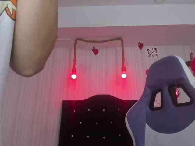 nickypop Live Webcam on BongaCams